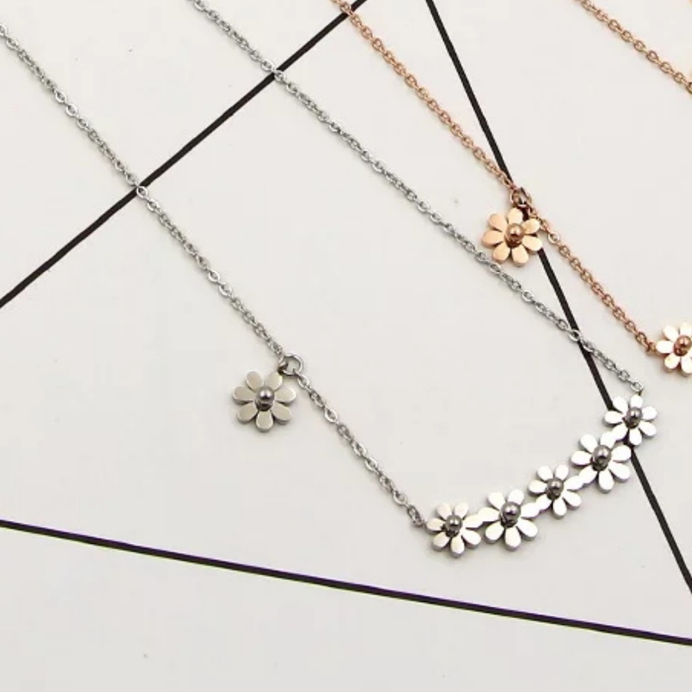 Stainless steel 6 Daisy Necklace - Picture 4 of 5